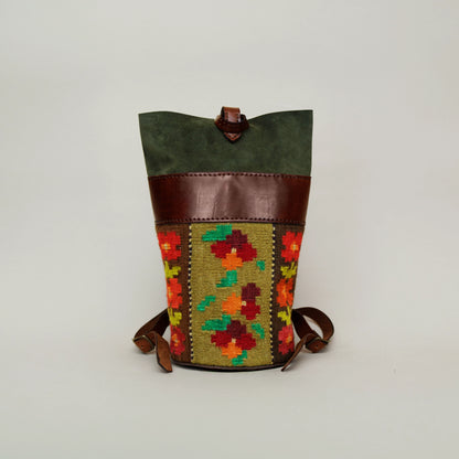 Backpack with flowers