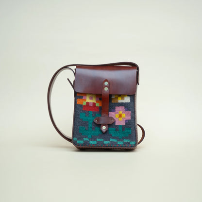 Tavshava Messenger Bag