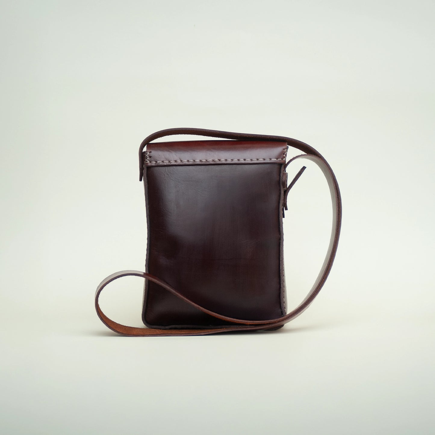 Tavshava Messenger Bag