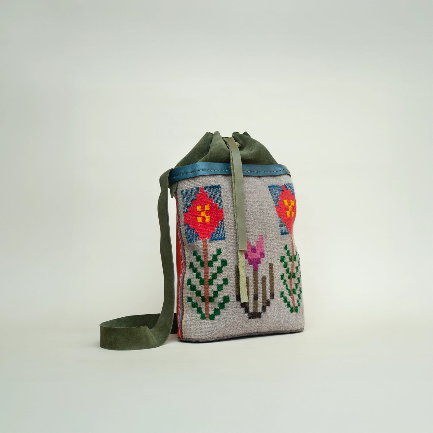 Paeonia Bucket Bag